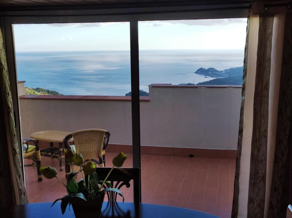 La Panoramica Apartment Gallodoro Ngoại thất bức ảnh