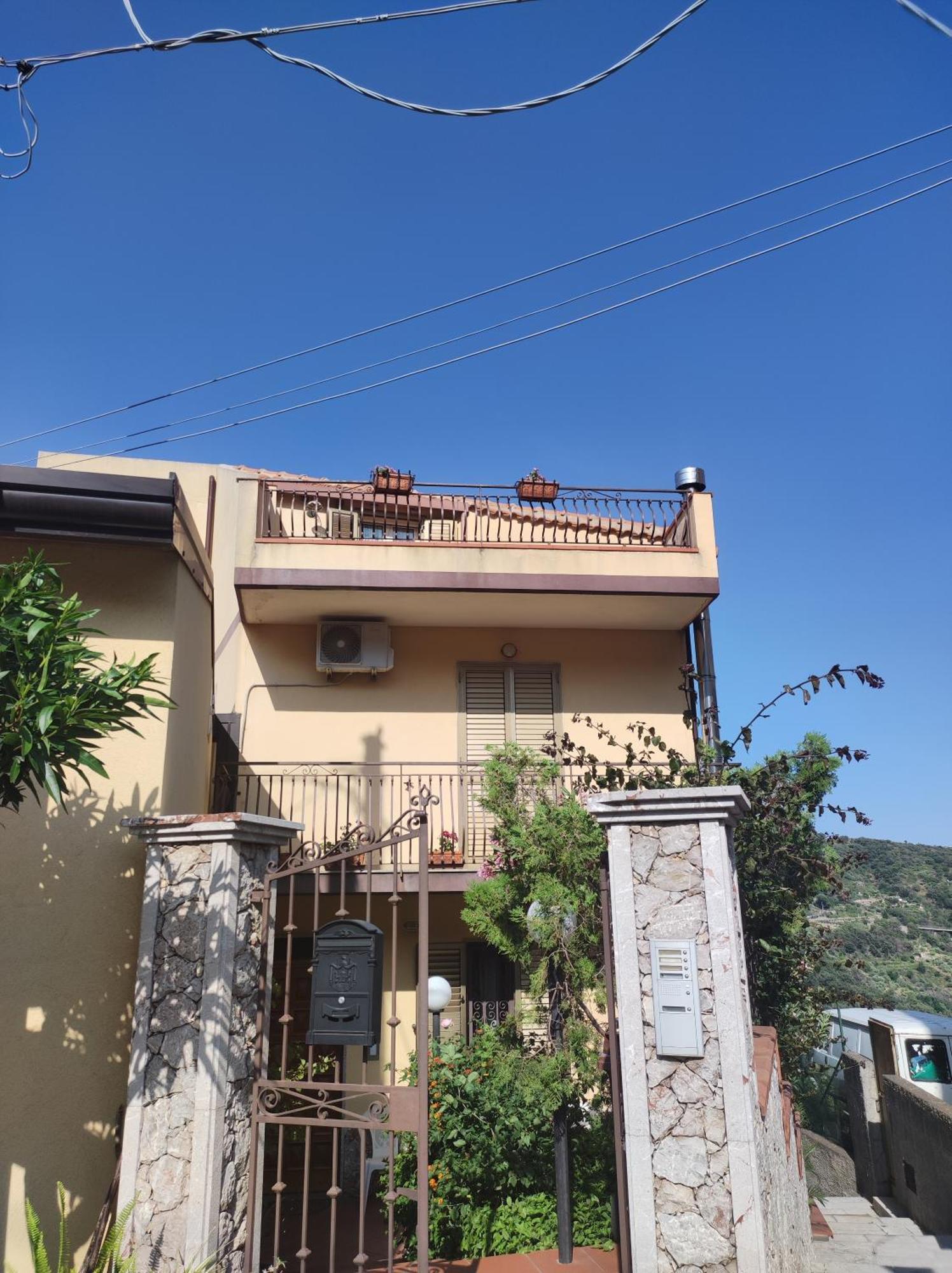 La Panoramica Apartment Gallodoro Ngoại thất bức ảnh